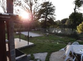 Foto do Hotel: chalet en bord de rivière (saône)