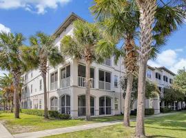 A picture of the hotel: Luxury Family Resort Styled Apartment Near Disney