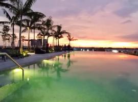 Hotel kuvat: Infinity pool apartment with stunning sunset view - GM Remia Residence Ambang Botanic