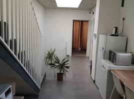 Hotel Photo: Minimal & Arty Townhouse