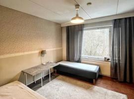 酒店照片: Kotimaailma - Tilava rivitalo asunto 3MH ja sauna lähellä Korson keskustaa