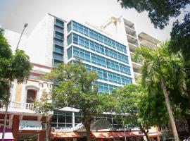 A picture of the hotel: HOTEL MANZUR