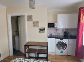 Hotel Photo: Lovely 1-Bed Studio in Reading