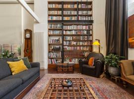 Hotel fotoğraf: Find Luxury in an Old-Charm Converted Warehouse