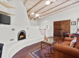 Hotel Photo: Luxury Retreat Cerro Gordo Casita