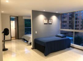 รูปภาพของโรงแรม: Comodo y central Apartamento -El poblado- Aguacatala