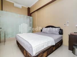 Hotel fotoğraf: Omah Kalimosodo Mitra RedDoorz near Stasiun Malang Kota Baru