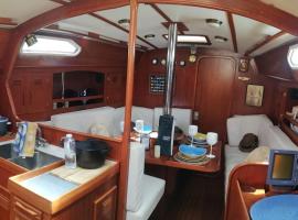 Boat-Apartamento flotante Cádiz.. La Juanita Arroyo, hotel v destinácii Cádiz