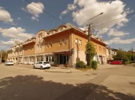 Hotel Vadászkürt Superior, מלון בסקשפהרוואר