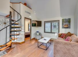 Hotel fotografie: South Salem Vacation Rental with Furnished Deck!