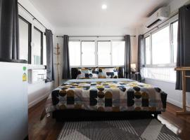 صور الفندق: Room in Guest room - Baan Khunphiphit Homestay