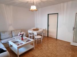 Hotel Foto: Apartment in Fischamend 2 Bedroom (3 Beds)