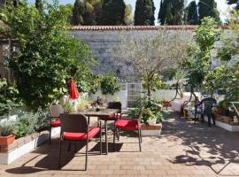 Fotos de Hotel: Apartment Ana - central with garden