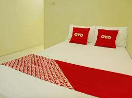 Hotel Foto: OYO Life 92936 Kost Teteh Erni Karawang