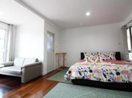 Hotel foto: Room in Guest room - Baan Khunphiphit Homestay no2322