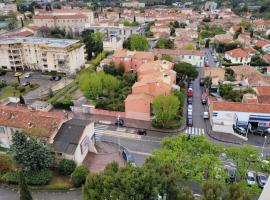 A picture of the hotel: Near Marseille Stadium, Exhibition center, beaches - Près des plages, parc Borely & stade Vélodrome