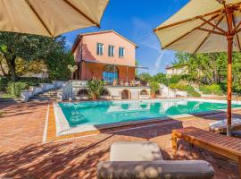 Hotel Foto: Stunning Home In Fucecchio With Outdoor Swimming Pool, Wifi And 5 Bedrooms