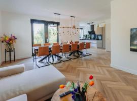 Hotel Photo: Brand new luxurious 6 bedroom villa in Amsterdam