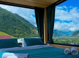 Kazbegi Inn Cottages، فندق في كازباجي