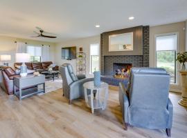 Hotel Photo: Lakefront Michigan Rental with Kayak and Fire Pit