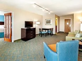 Holiday Inn Express & Suites Charleston DWTN -Westedge by IHG