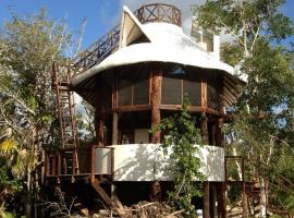 酒店照片: Exotic Eco House in Jungle with Private Cenote