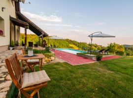 Hotel fotoğraf: Dreamy Hill - Holiday House with a private pool