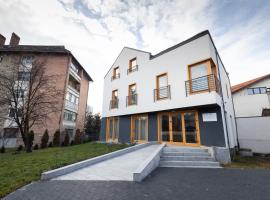 MERKUR APARTMENTS - SELF CHECK-in, ξενοδοχείο σε Miercurea-Ciuc