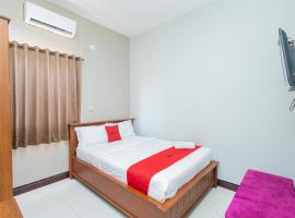 Hotel Photo: OYO 90889 Dkb Residence