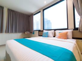 Sans Hotel Liv Ancol by RedDoorz, hotel in Jakarta