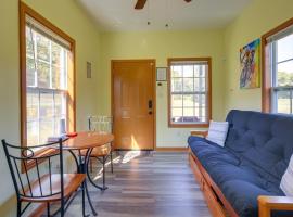 מלון צילום: Quiet Millington Tiny House Near Naval Air Base!