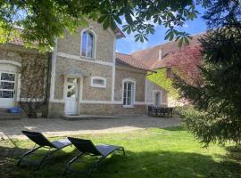 Hotel foto: LES DOUVES, charmante dépendance du château