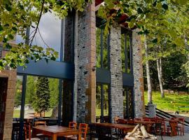 Vila Pepaj Razem、Razëmのホテル