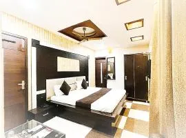 Viesnīca HOTEL CITY NIGHT -- Near Ludhiana Railway Station --Super Suites Rooms -- Special for Families, Couples & Corporate pilsētā Ludhiāna
