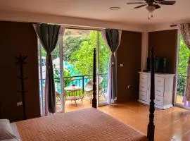 Zoila's Suite Escape