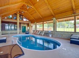 A picture of the hotel: Pet-Friendly Shirley Pool House with Smart TV!