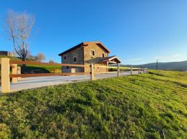 Fotos de Hotel: Cabaña con Barbacoa y chimenea en Cantabria