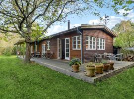 Foto do Hotel: Stunning Home In Melby With Kitchen