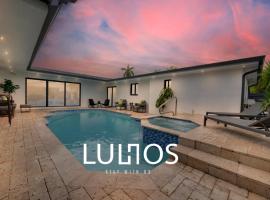 Hotel Foto: Luxe 5BR Pool Jacuzzi Basketball L17