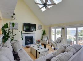 Photo de l’hôtel: Spacious Portsmouth Home with Deck, Walk to Beach!