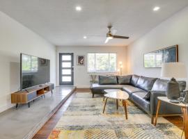 ホテル写真: Modern Oakland Park Home with Private Pool!