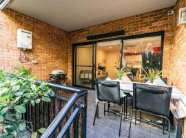 Hotel Foto: Funda Place - Leafy Hideout in Northern Beaches