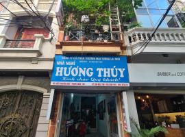 Nhà Nghỉ Hương Thúy - TTTM Royal City, hotel a Hanoi