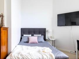 Hotel Photo: Scandinavian Home 21 in Heard City