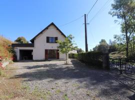 A picture of the hotel: Gîte Trémouille, 3 pièces, 4 personnes - FR-1-742-246