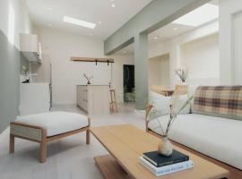 Hotel kuvat: Newly Renovated 1 Bedroom Condo in Japantown! Near Gastown & Railtown!