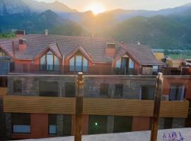 Zdjęcie hotelu: Apartament dúplex amb vistes al Pirineu català