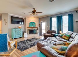 Hotel Photo: Spacious Hutto Retreat with Large Private Backyard