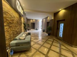 Hotel Photo: Rotana Palace Suites