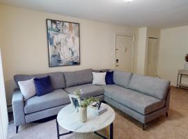 A picture of the hotel: Lovely 2br 2bth With A Gym, Pool, Parking Pb